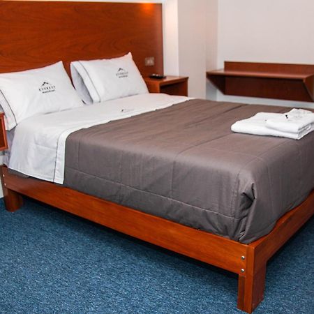 Hotel Turistico Everest Уарас Экстерьер фото